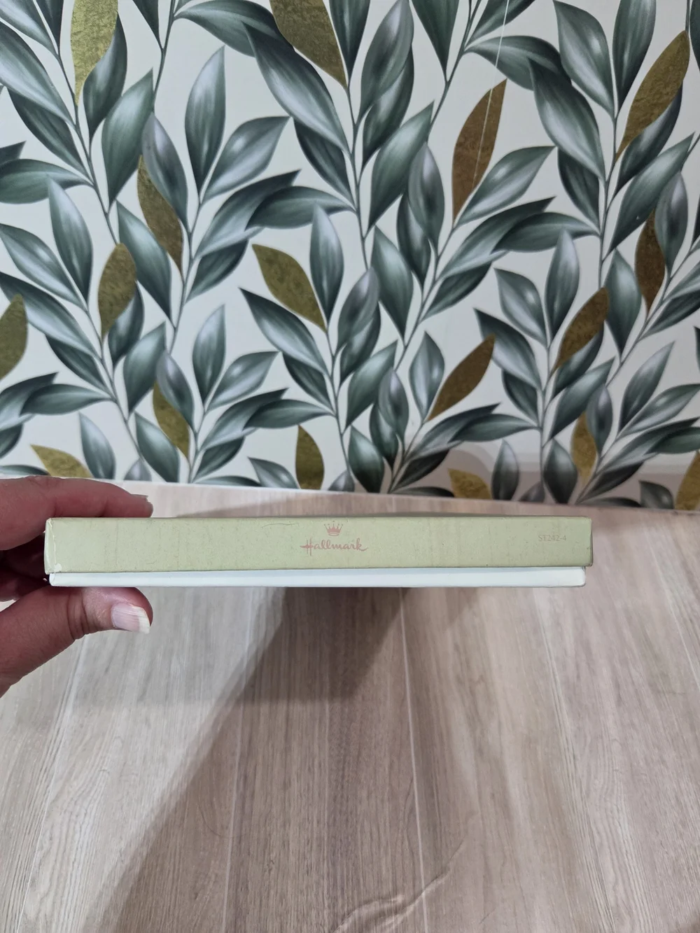 Vintage Hallmark Boxed Stationery Set Orchid Vase 32 Sheets 16 Envelopes